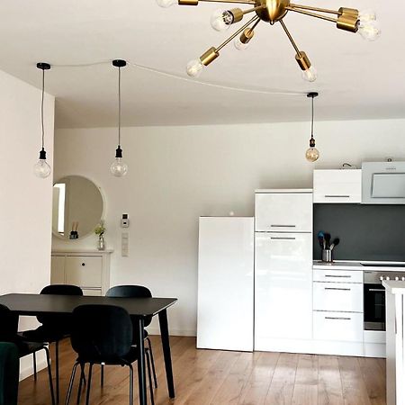2 Zkb Apartment In Mannheim Kueche - Parken - Grosser Tv Экстерьер фото
